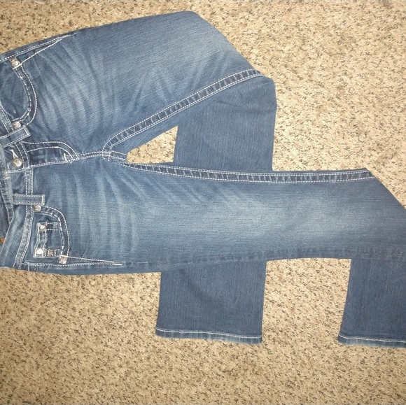 Miss Me Signature Boot 26x33 - Picture 2 of 8